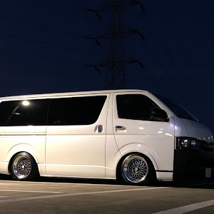 ハイエースバン TRH200V