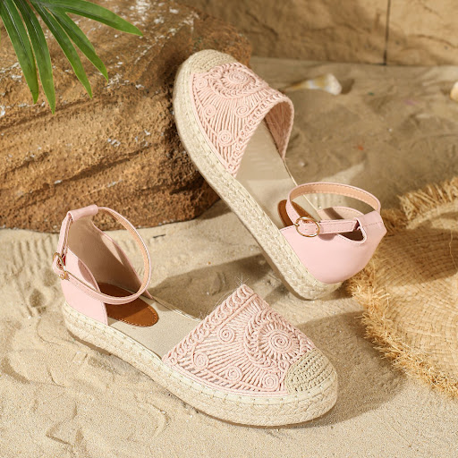 Title 12, Womens Comfortable Closed Toe Hollow Fisherman...