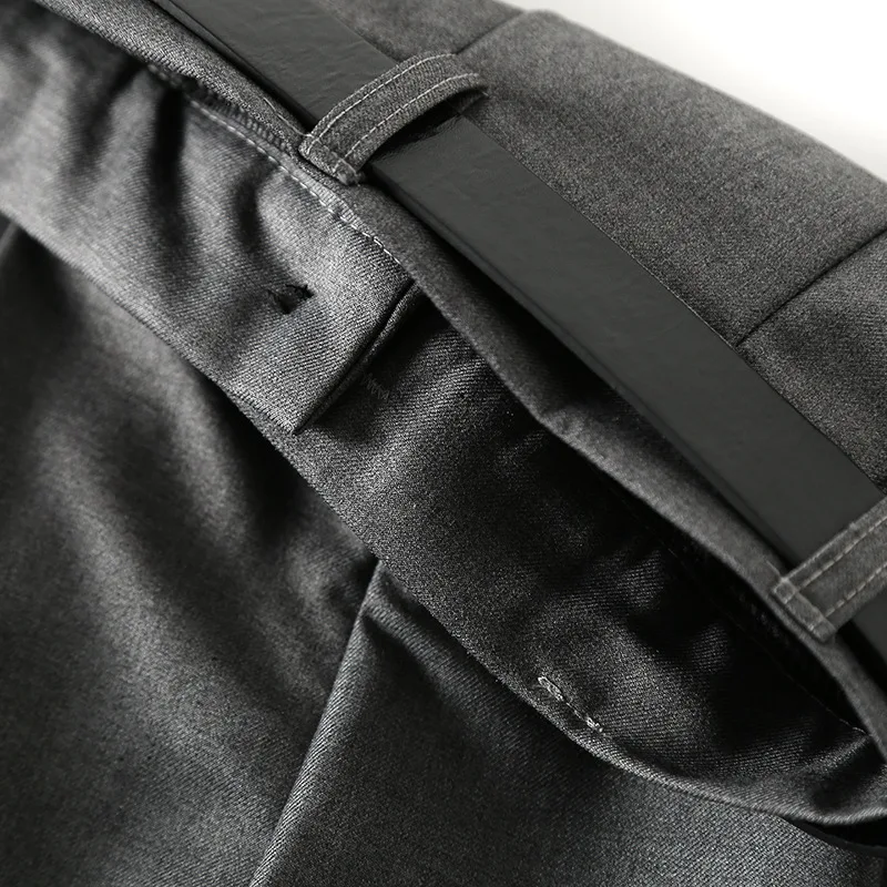 Title 8, Shorts con design retrò e catena laterale, perf...