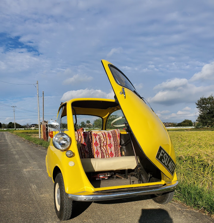 その他のbmw・黄色・イエロー・欧州車・丸目に関するカスタム事例の投稿画像5枚目