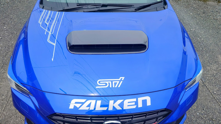 レヴォーグのいいね！&コメントありがとうございます！・BZMステッカーFACTORY・猛暑日・スバルフェア戸田に関するカスタム事例の投稿画像6枚目
