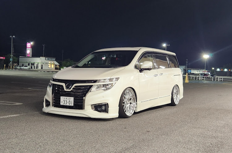 エルグランドのDIY・車高調・21インチ・10.5j・#10jに関するカスタム事例の投稿画像2枚目