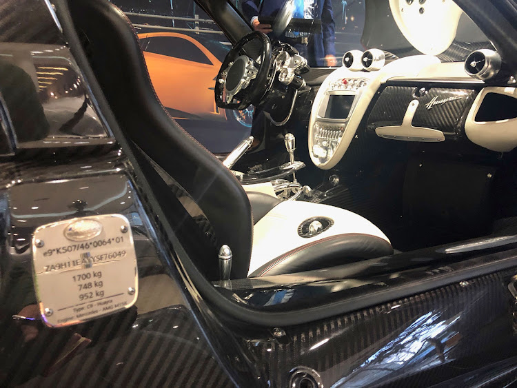 Pagani Huayra interior