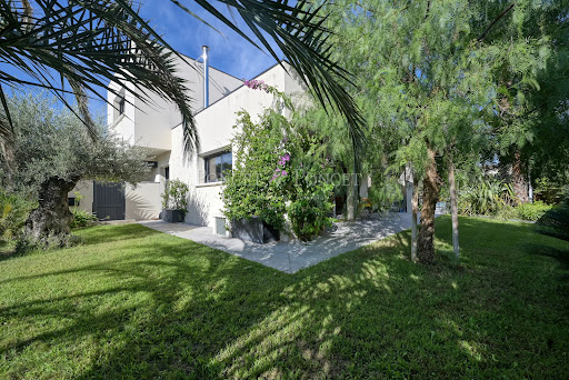 House with pool 4
