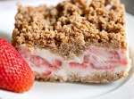 http://www.tablespoon.com/recipes/frozen-strawberry-crunch-cake-recipe/1/ was pinched from <a href="http://rock-ur-party.tablespoon.com/2012/07/31/strawberry-crunch-cake/" target="_blank">rock-ur-party.tablespoon.com.</a>