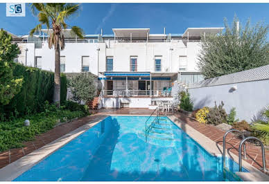 Maison avec piscine et terrasse 2