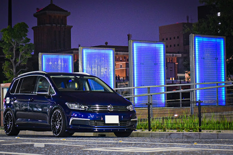 ゴルフトゥーランのゴルフトゥーラン・フォルクスワーゲン・トゥーラン・ドライブ・夜景に関するカスタム事例の投稿画像1枚目