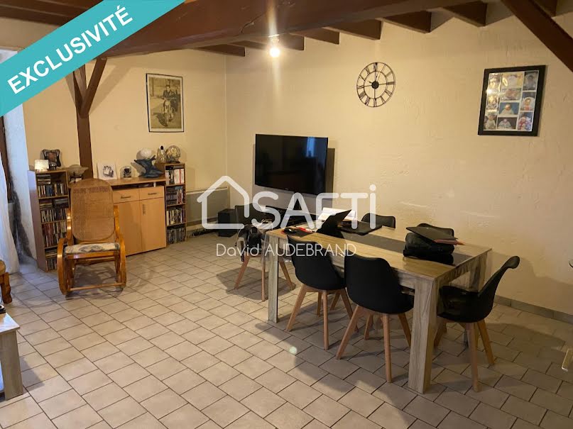 Vente maison 5 pièces 104 m² à Villeneuve-la-Comtesse (17330), 98 000 €