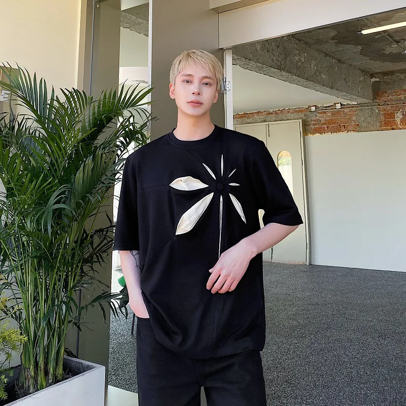Nieuw abstract driedimensionaal decoratie T-shirt met korte mouwen, Dark Yuppie stijl, voor een moderne en verfijnde uitstraling.