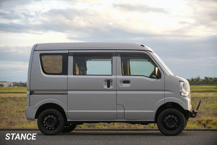 エブリイバンのちょい上げエブリイ・シティオフローダー・車中泊仕様・夕日に照らされて・車内DIYに関するカスタム事例の投稿画像7枚目