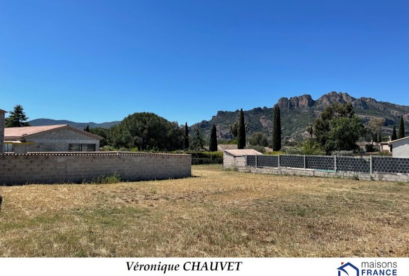  Vente Terrain + Maison - Terrain : 600m² - Maison : 98m² à Roquebrune-sur Argens (83520) 