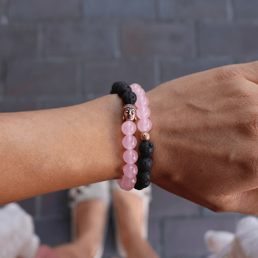 Title 5, Bracelet dénergie des perles de pierre volcani...