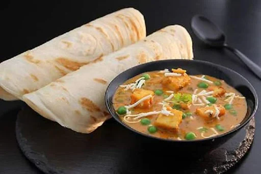 Matar Paneer + (2 Lachha Paratha)