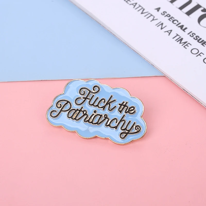 Creatieve Souvereine Cloud Lettering Emaille Badge Broche Opvallende Accessoire voor Kleding Personalisatie Jassen Tassen en Accessoires