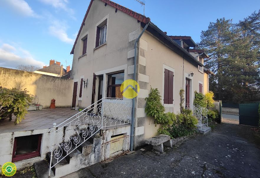 Vente maison 7 pièces 135 m² à La Guerche-sur-l'Aubois (18150), 130 800 €