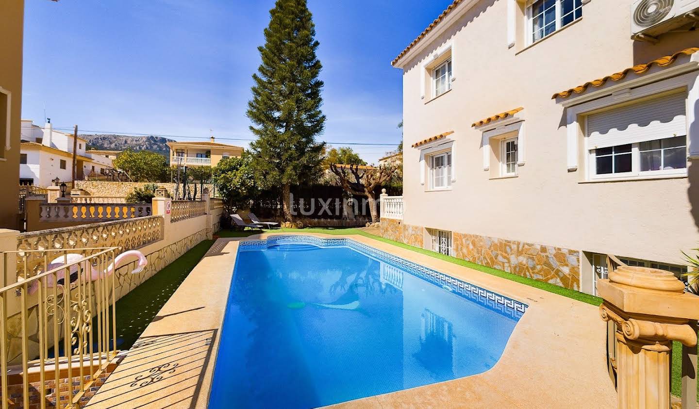 Maison avec terrasse Calp