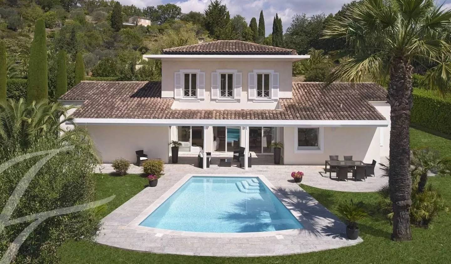 House with pool Valbonne