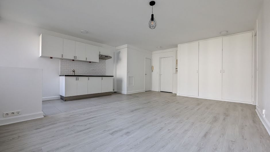 Location  appartement 2 pièces 50.31 m² à Aubervilliers (93300), 990 €