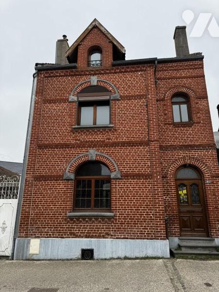 Vente maison 7 pièces 162 m² à Iwuy (59141), 110 000 €