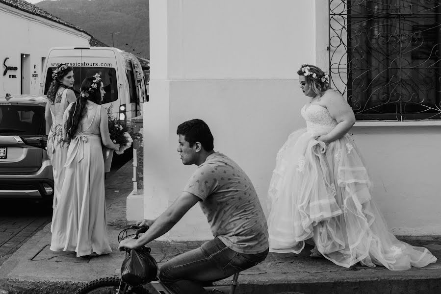 Fotograf ślubny Sergio Arturo Olivera (sartolivera). Zdjęcie z 10 kwietnia 2020