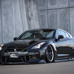 NISSAN GT-R R35