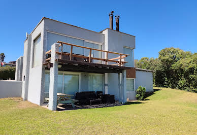 House with garden and terrace 2