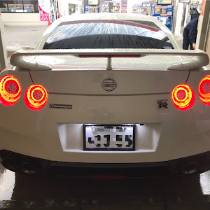 NISSAN GT-R