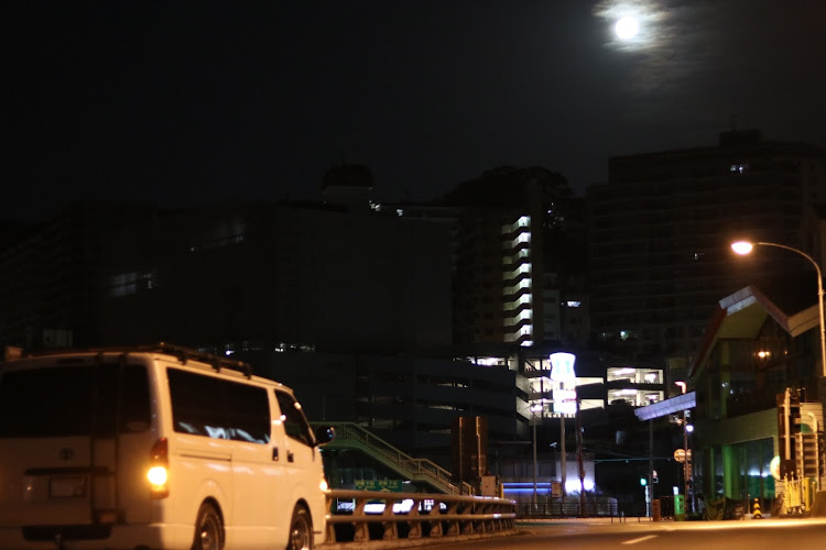 ハイエースバンのコロナウイルスに負けるな・夜桜・桜と愛車・月と愛車・スーパームーンに関するカスタム事例の投稿画像2枚目