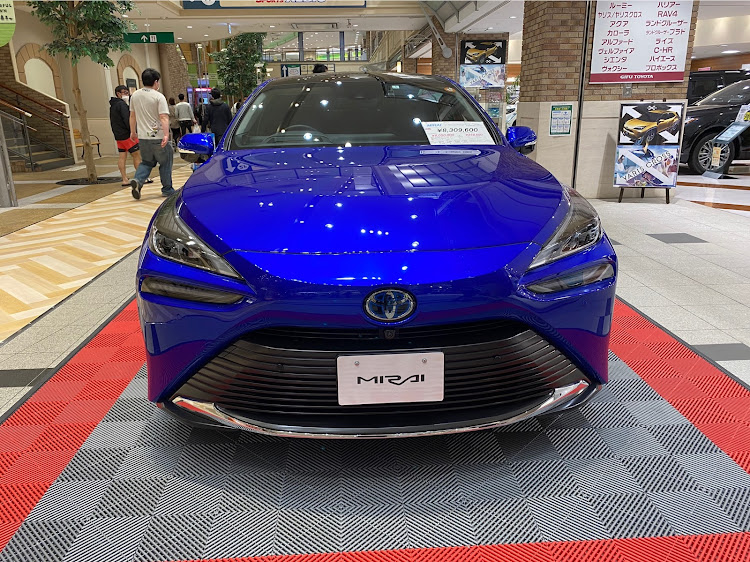 スーパーカーちょい悪親父🤪🍾さんが投稿したカスタム事例の投稿画像2枚目