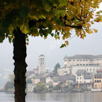 OTTOBRE SUL LAGO di 