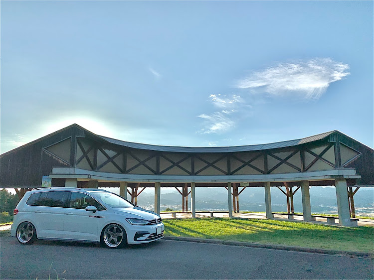 ゴルフトゥーランのトゥーラン・VW・ピックアップに選ばれたい・ドライブ・紅葉に関するカスタム事例の投稿画像1枚目