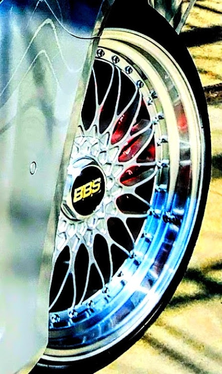 Vクラスのみんなでつくろうホイール図鑑・BBS SUPER RS・台風にお気を付け下さい・9月もよろしくお願いします。・自分の車のレアパーツに関するカスタム事例の投稿画像1枚目