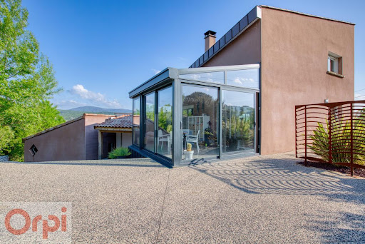 House with pool and terrace 4