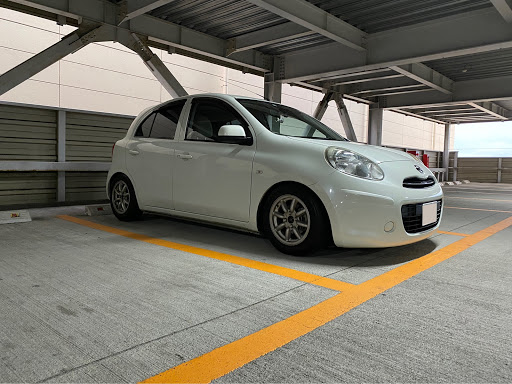 日産 マーチを華麗にカスタム By 萌龍 06 28 ラパンに履いてた55扁平から純正の70扁平に上げました 車高めっちゃ上がってしまった あと後期化 Cartune