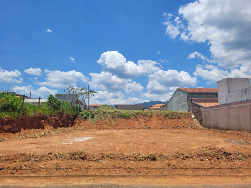 Terrenos à venda Bairro Village