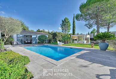 Maison avec piscine et terrasse 19