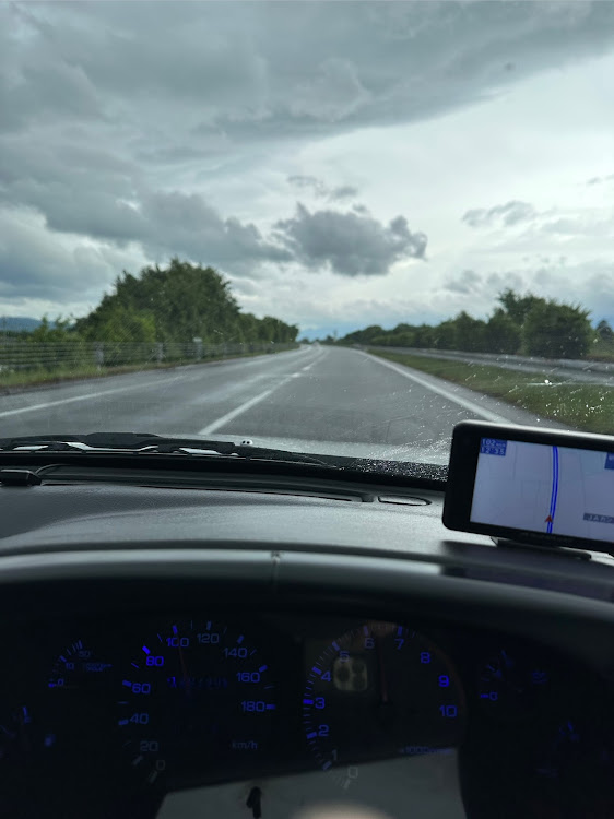 スカイライン GT-Rのいつもいいね＆コメントありがとうございます・雨漏り？・朝活ドライブに関するカスタム事例の投稿画像6枚目