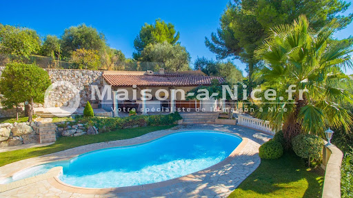 Maison avec piscine 2