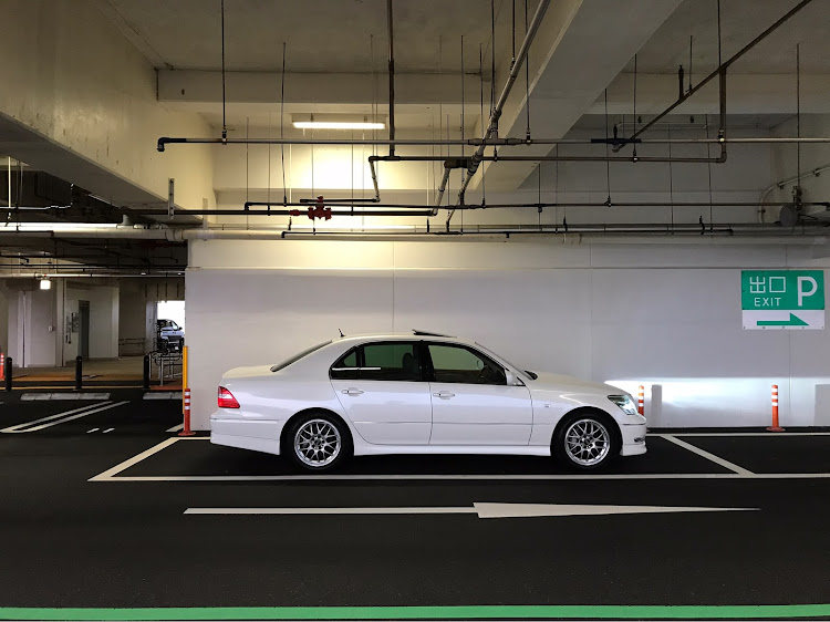 セルシオのセルシオ30後期・純正style・BBS RS-GTに関するカスタム事例の投稿画像1枚目