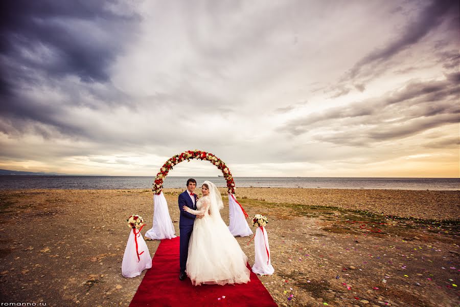 Wedding photographer Roman Kharlamov (romanno93). Photo of 30 September 2014