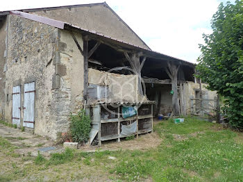 ferme à Lathus-Saint-Rémy (86)