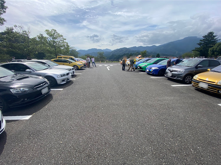 リーフの宮ヶ瀬湖・いわたんガレージ・お車で観る映画館・ドライブ・左半顔写真展に関するカスタム事例の投稿画像2枚目