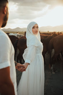 Fotografo di matrimoni Emre Güveri (dogawedding). Foto del 1 ottobre 2021