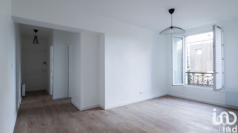 Vente appartement 3 pièces 61 m² à Paris 18ème (75018), 342 000 €