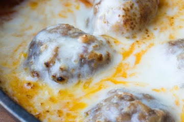 Cheesy Skillet Meatballs with Garlic Toast