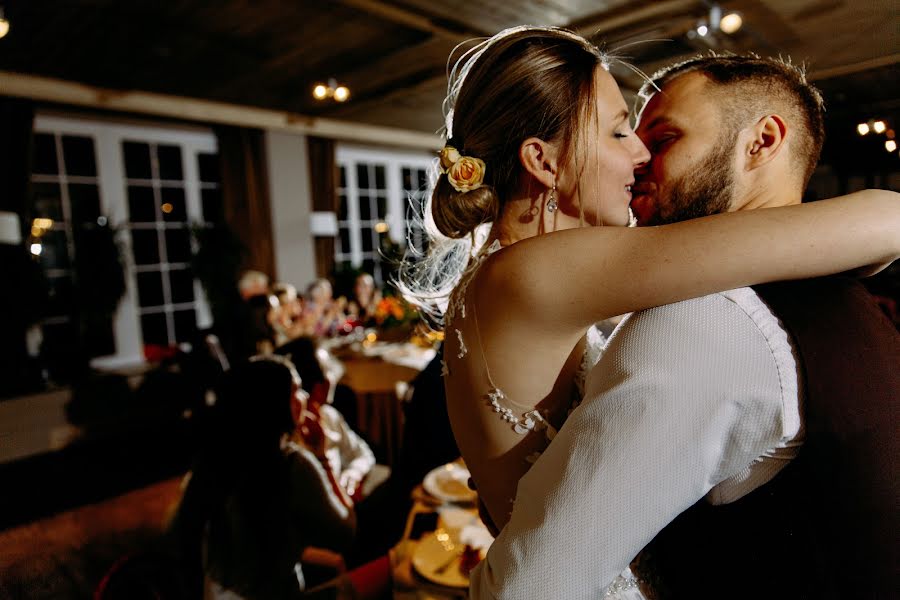 Fotógrafo de casamento Alisa Leshkova (photorose). Foto de 28 de setembro 2017