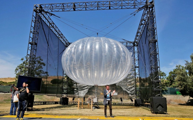 Alphabet Inc began offering the world's first commercial high-speed internet using balloons to villagers in remote regions of Kenya's Rift Valley on Wednesday. Image: REUTERS