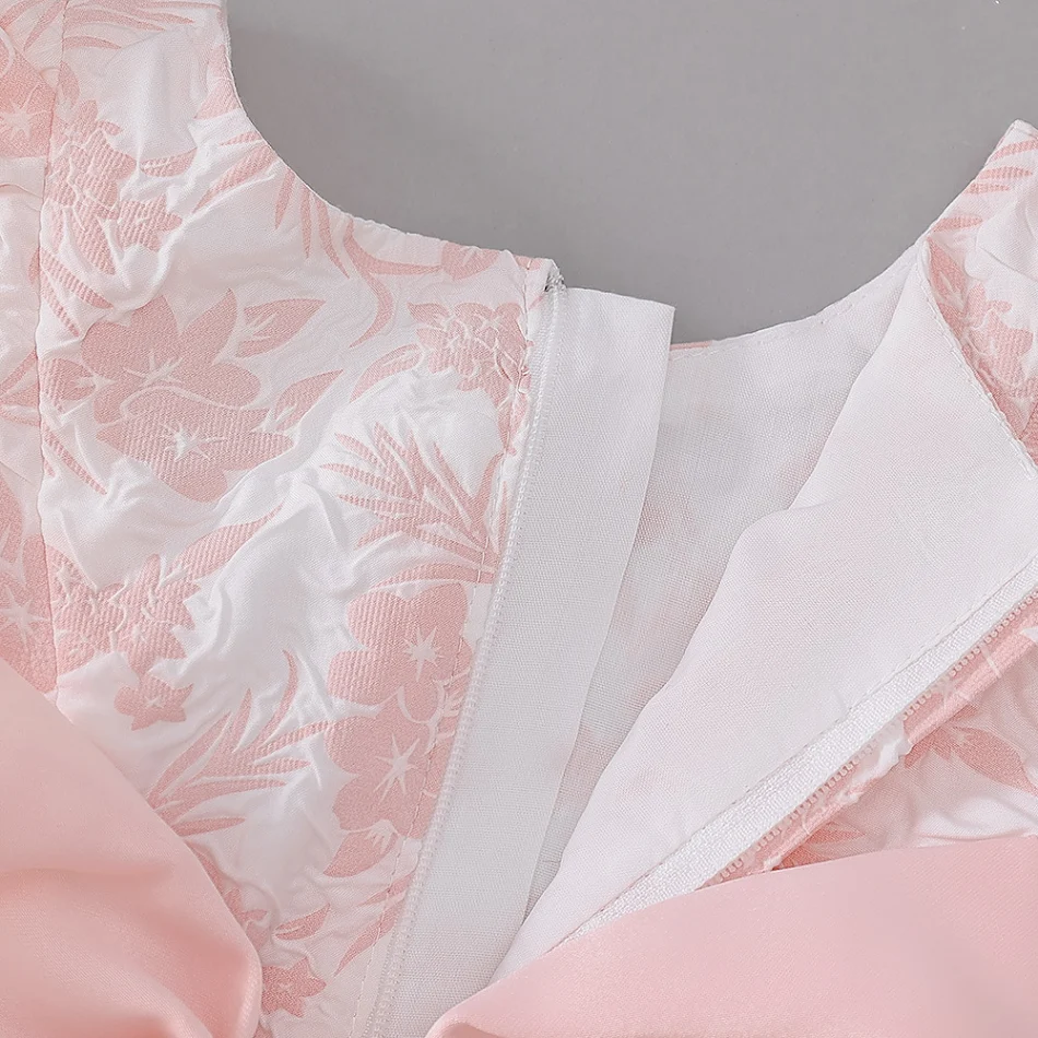 Mädchenmode Bowknot-Stickkleid – entzückendes Outfit für besondere Anlässe. Bequemer Schnitt, stilvolle Stickerei, ideal für kleine Fashionistas.