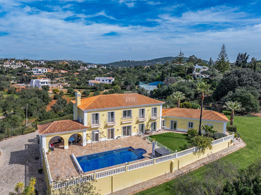 Maison avec piscine en bord de mer 1