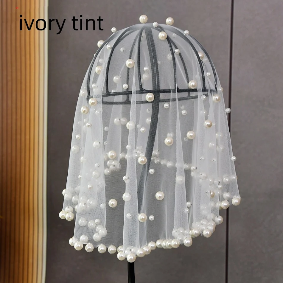 Props en maille transparente avec perles vintage pour des photos et vidéos uniques. Idéal pour mariages, mode et portraits. Effets élégants garantis.